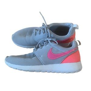 Gray Nike Roshe Shoes Size 7Y